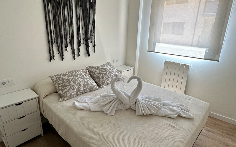 Apartamentos Turísticos Encanto Mudéjar - Dormitorio cama matrimonio Torre Mudéjar